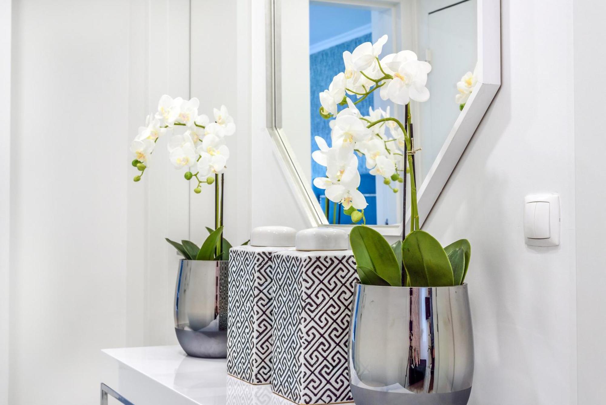 Whome City Chic Escape: Your Stylish Haven In Downtown Lissabon Exterior foto