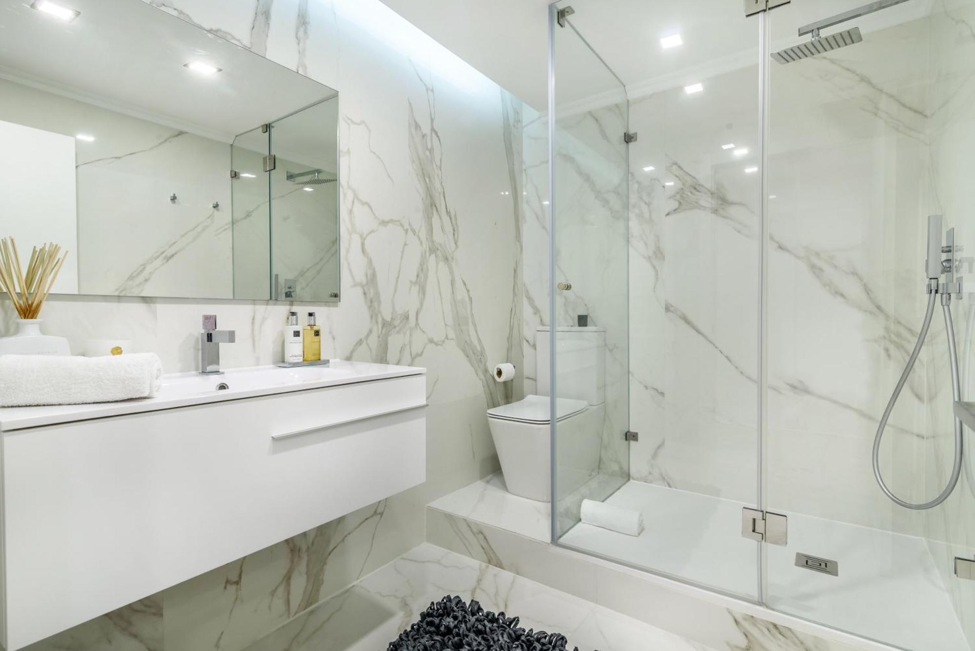 Whome City Chic Escape: Your Stylish Haven In Downtown Lissabon Exterior foto