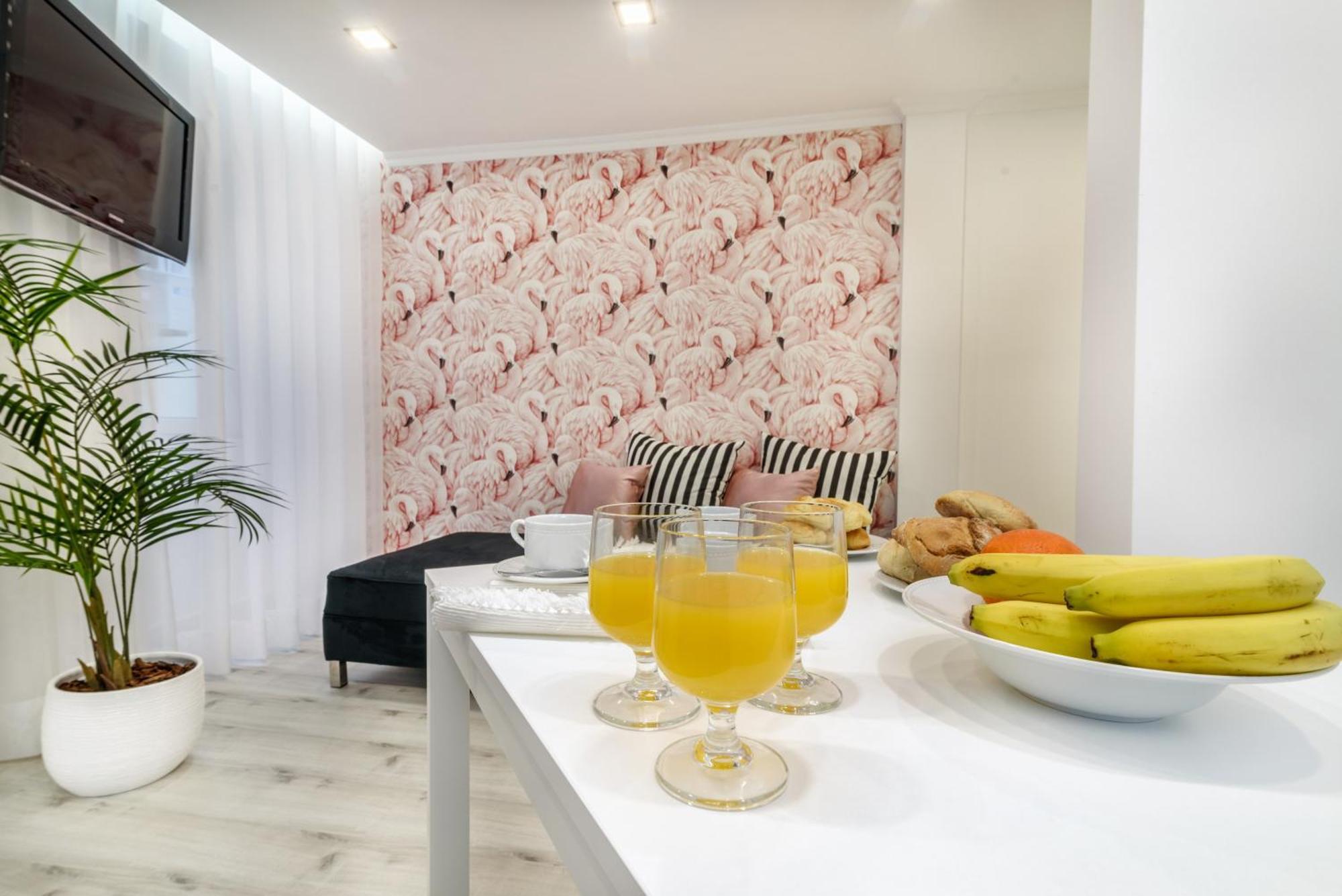 Whome City Chic Escape: Your Stylish Haven In Downtown Lissabon Exterior foto
