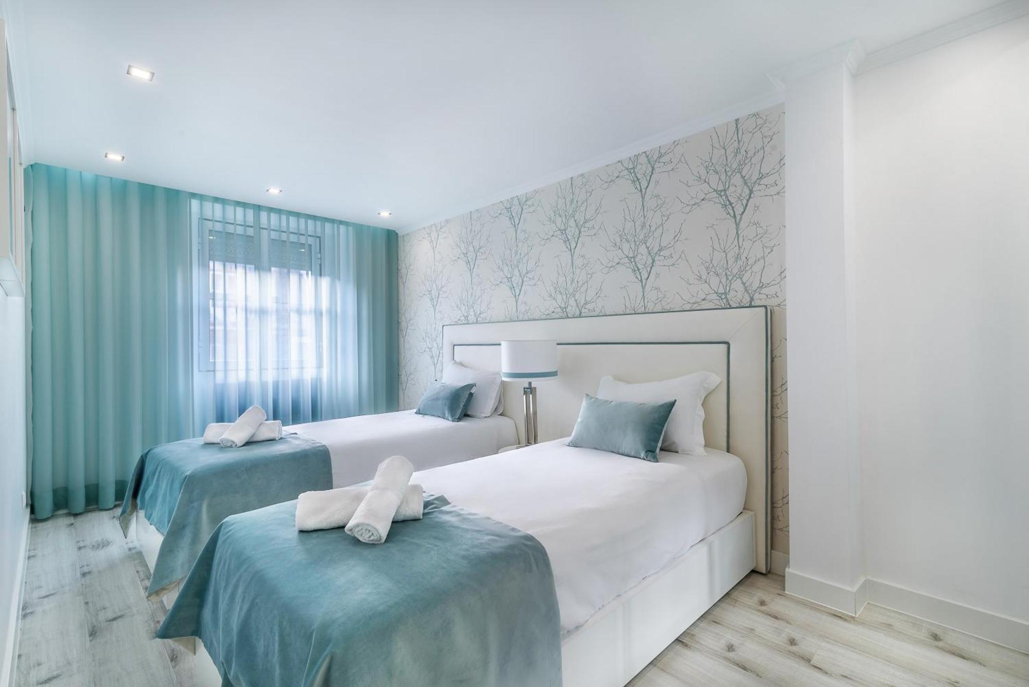 Whome City Chic Escape: Your Stylish Haven In Downtown Lissabon Exterior foto