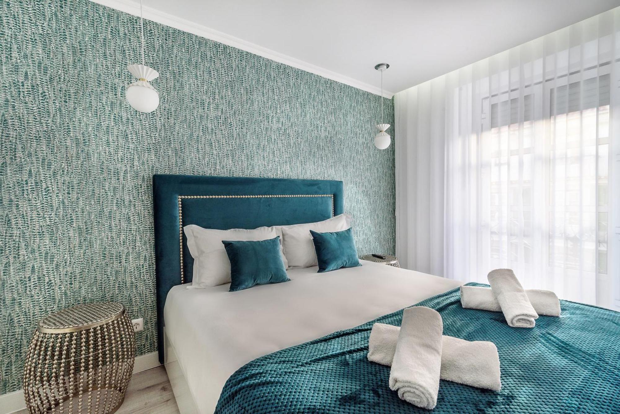 Whome City Chic Escape: Your Stylish Haven In Downtown Lissabon Exterior foto